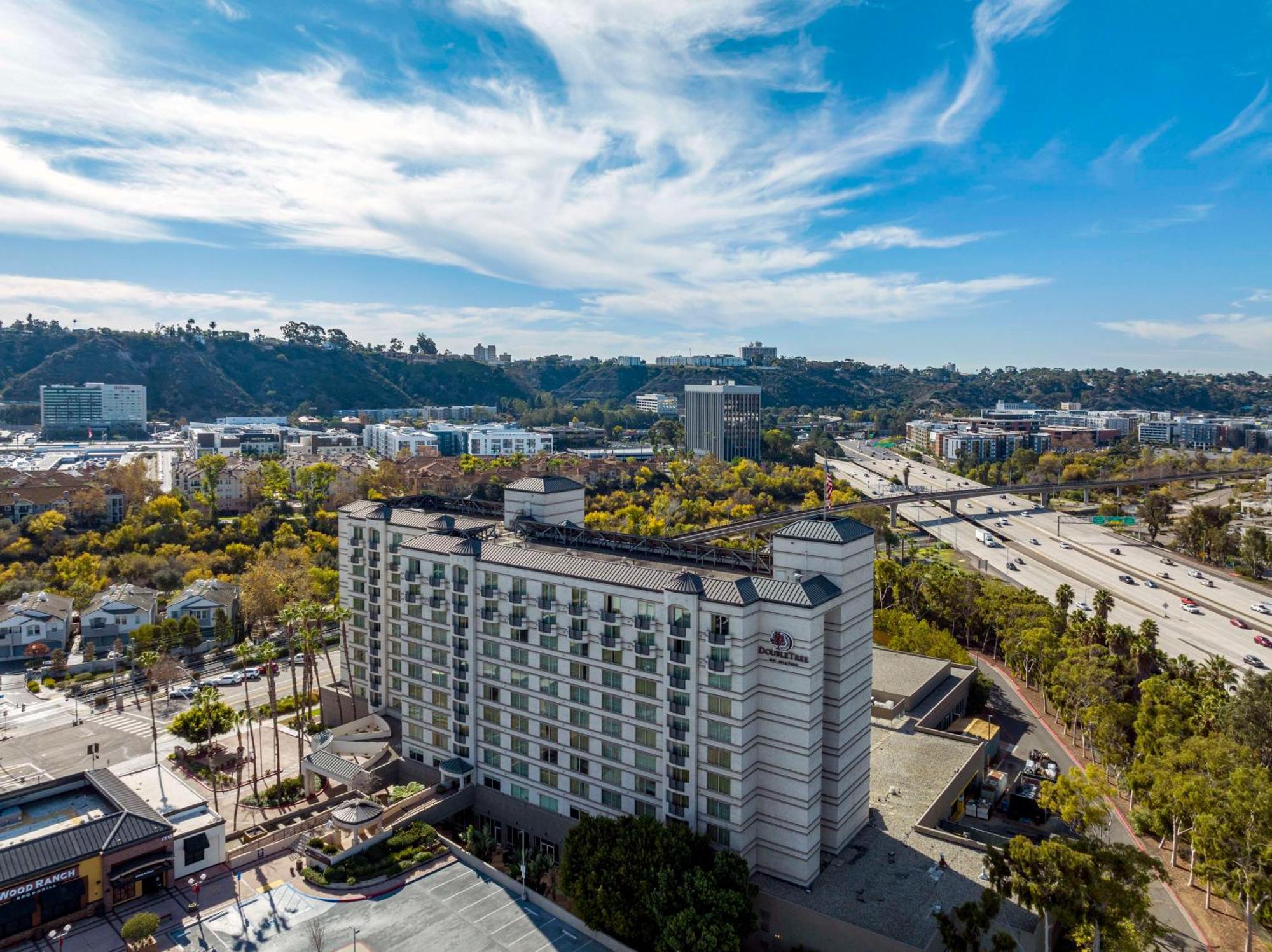 Doubletree By Hilton San Diego-Mission Valley Hotel Exterior foto